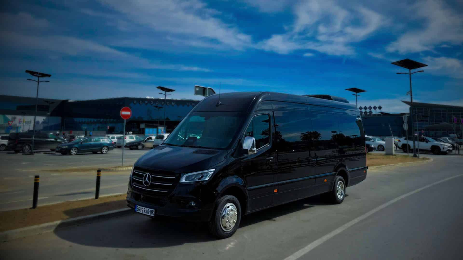 Iznajmljivanje minibusa sa vozačem (Beograd)