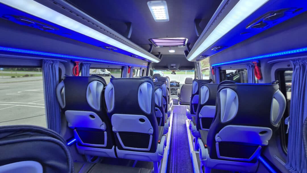 Unutrasnjost minibusa
